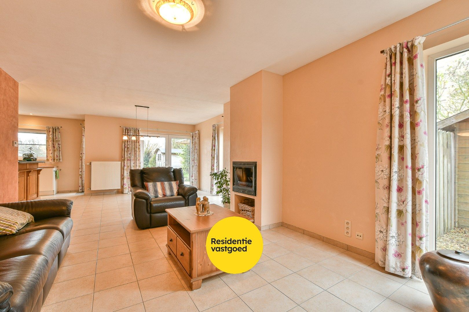 Instapklare halfopen woning in De Haan – vlak bij strand, duinbossen en halte kusttram foto 4