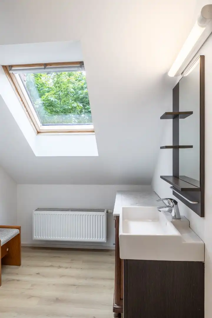 Opportuniteit ..reeds 2 gerenoveerde appartementen en in TOP staat!! foto 17