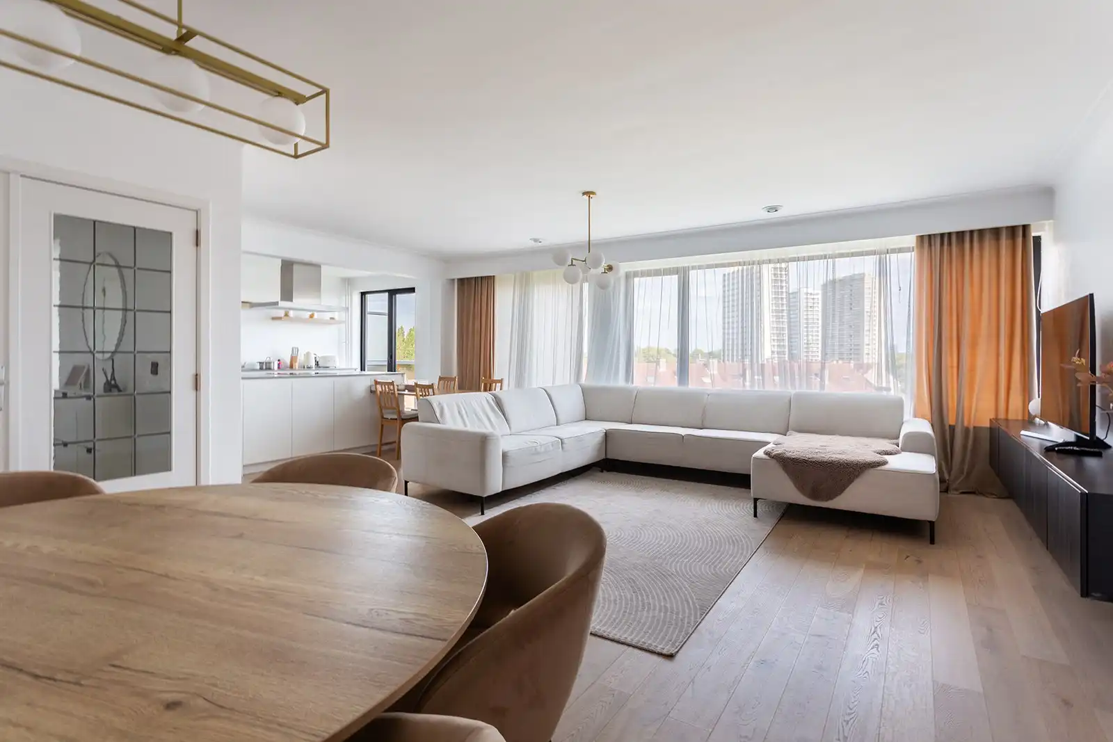 Mooi gerenoveerd 3-slaapkamerappartement met 2 terrassen, garage en 2 kelderbergingen foto 5