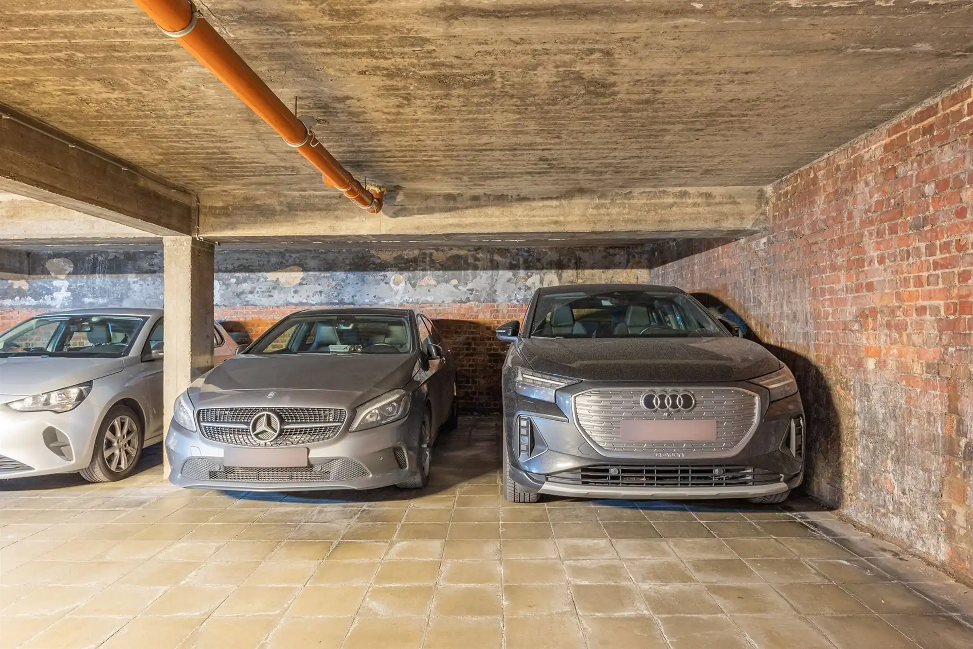 Instapklaar tweeslaapkamer appartement met terras in Deurne-Zuid foto 20