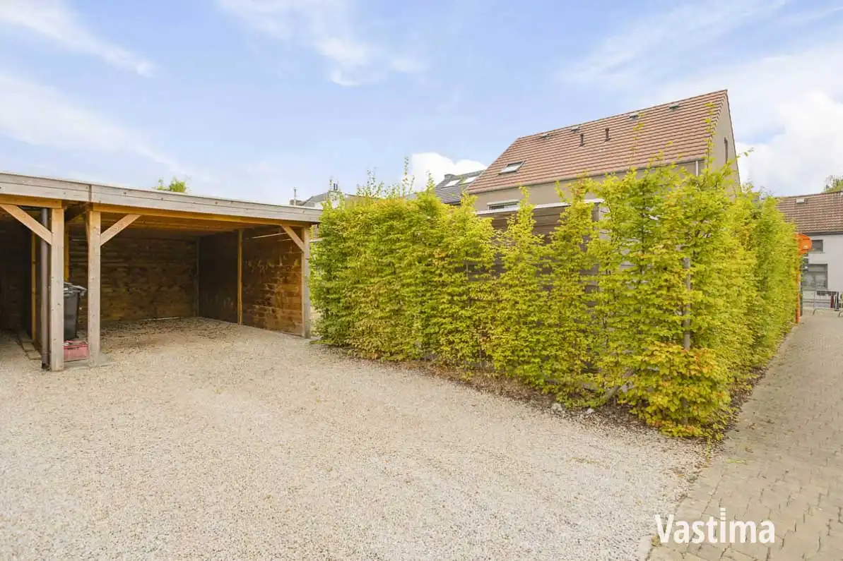 Rustig gelegen gezinswoning met 3 slaapkamers en carport foto 23