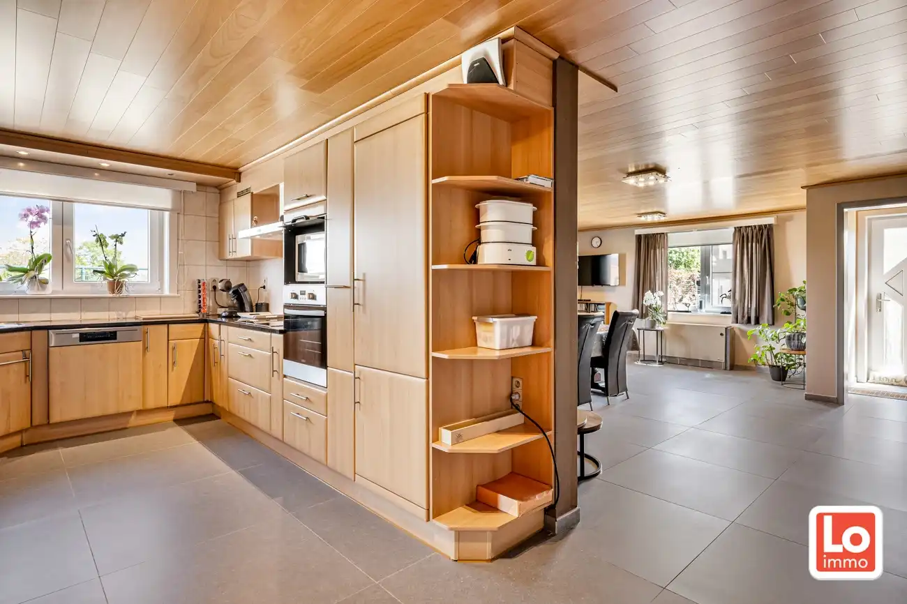 Landelijk gelegen half open woning met ruim bijgebouw (ca. 65m) en grote tuin met open zicht tussen Hijfte en Lochristi. foto 9