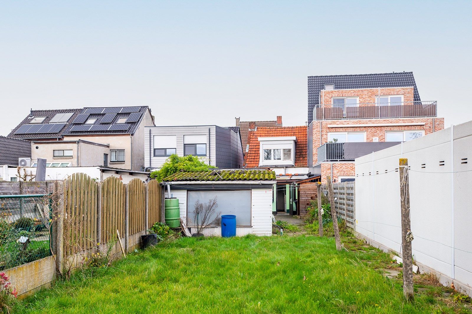 Goed gelegen te renoveren woning met zuid-oost tuin foto 9