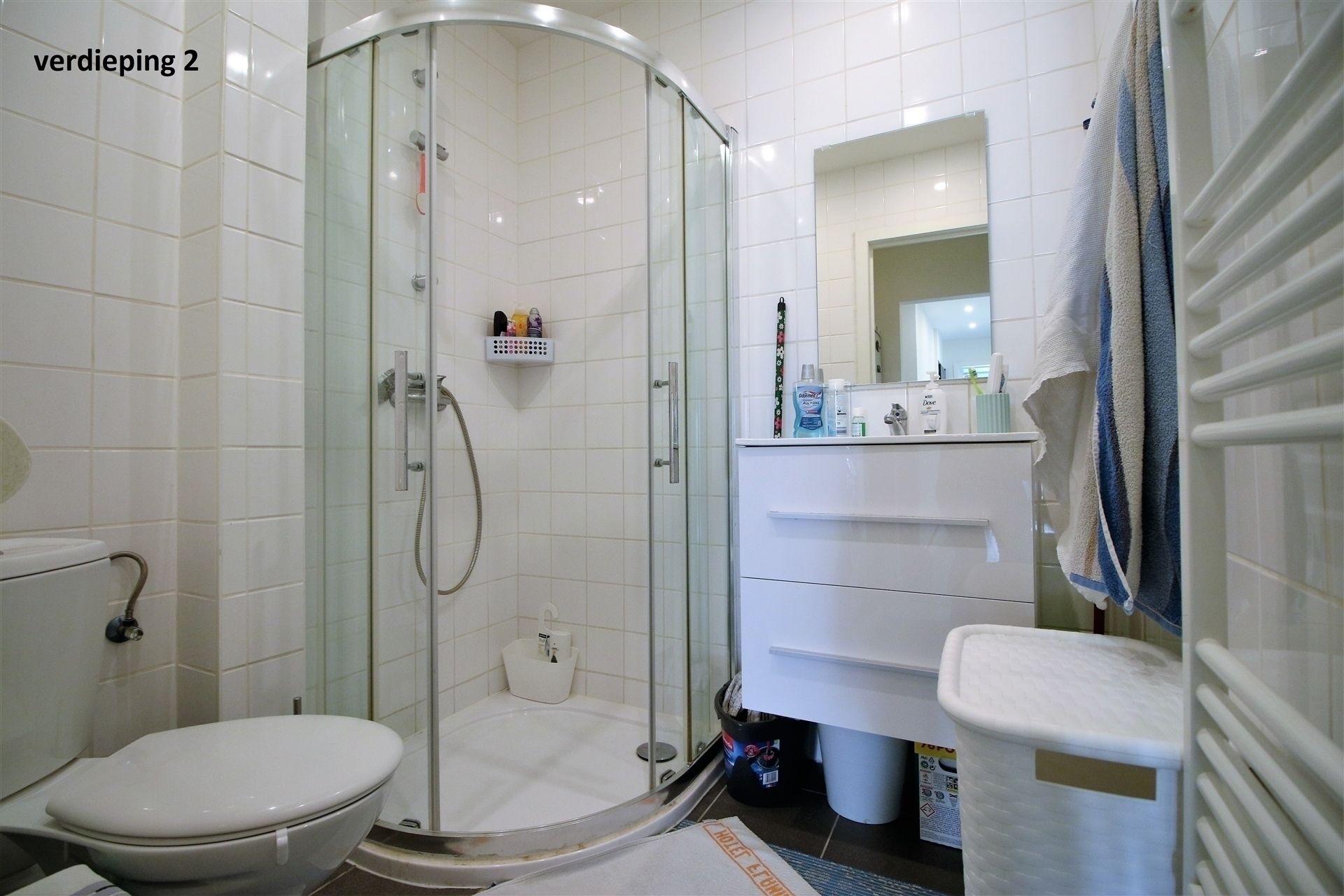Gerenoveerd appartement  met 2 ruime slpks foto 8
