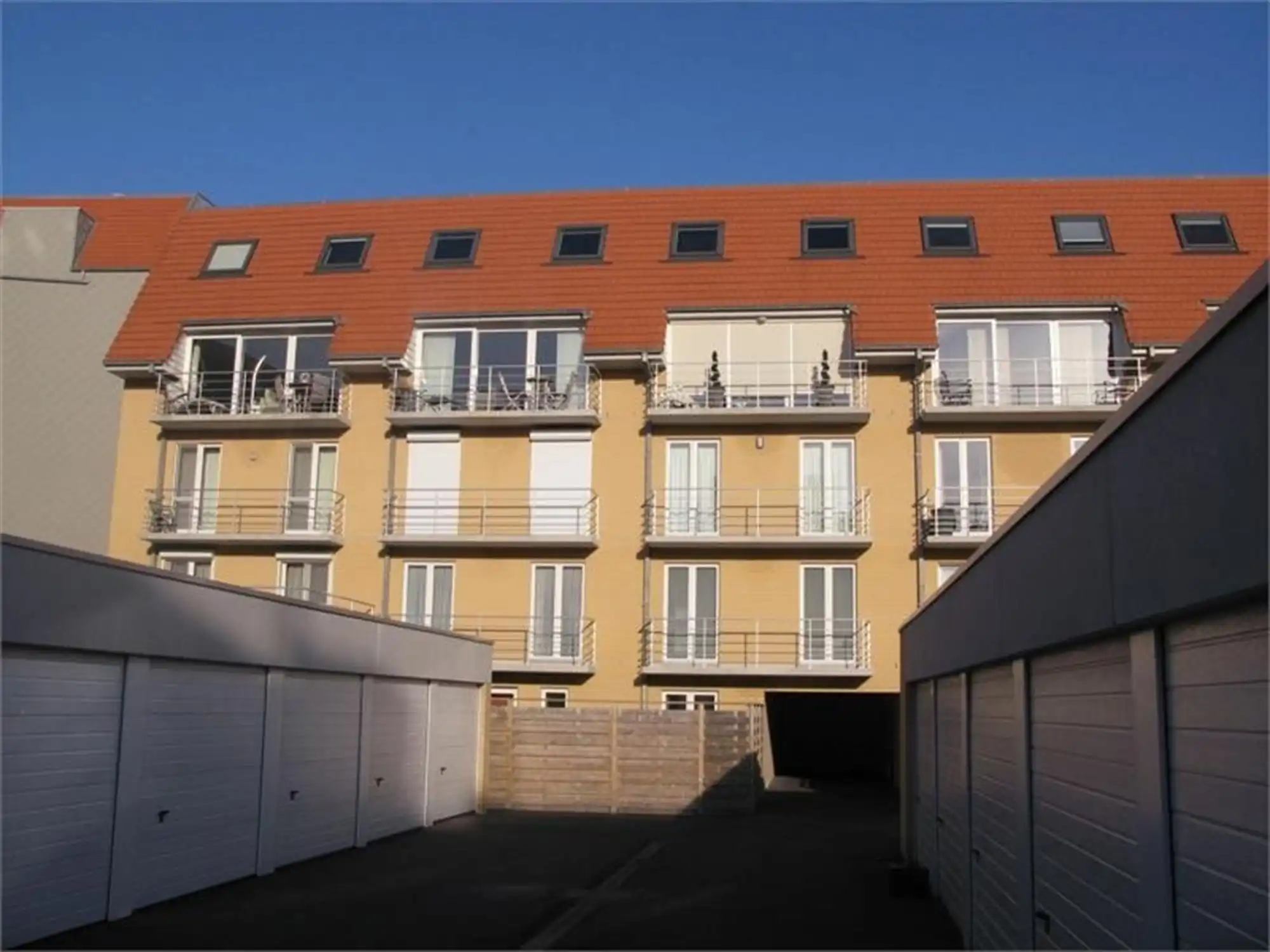 Afgesloten garagebox in centrum (gelijkvloers)! foto 5