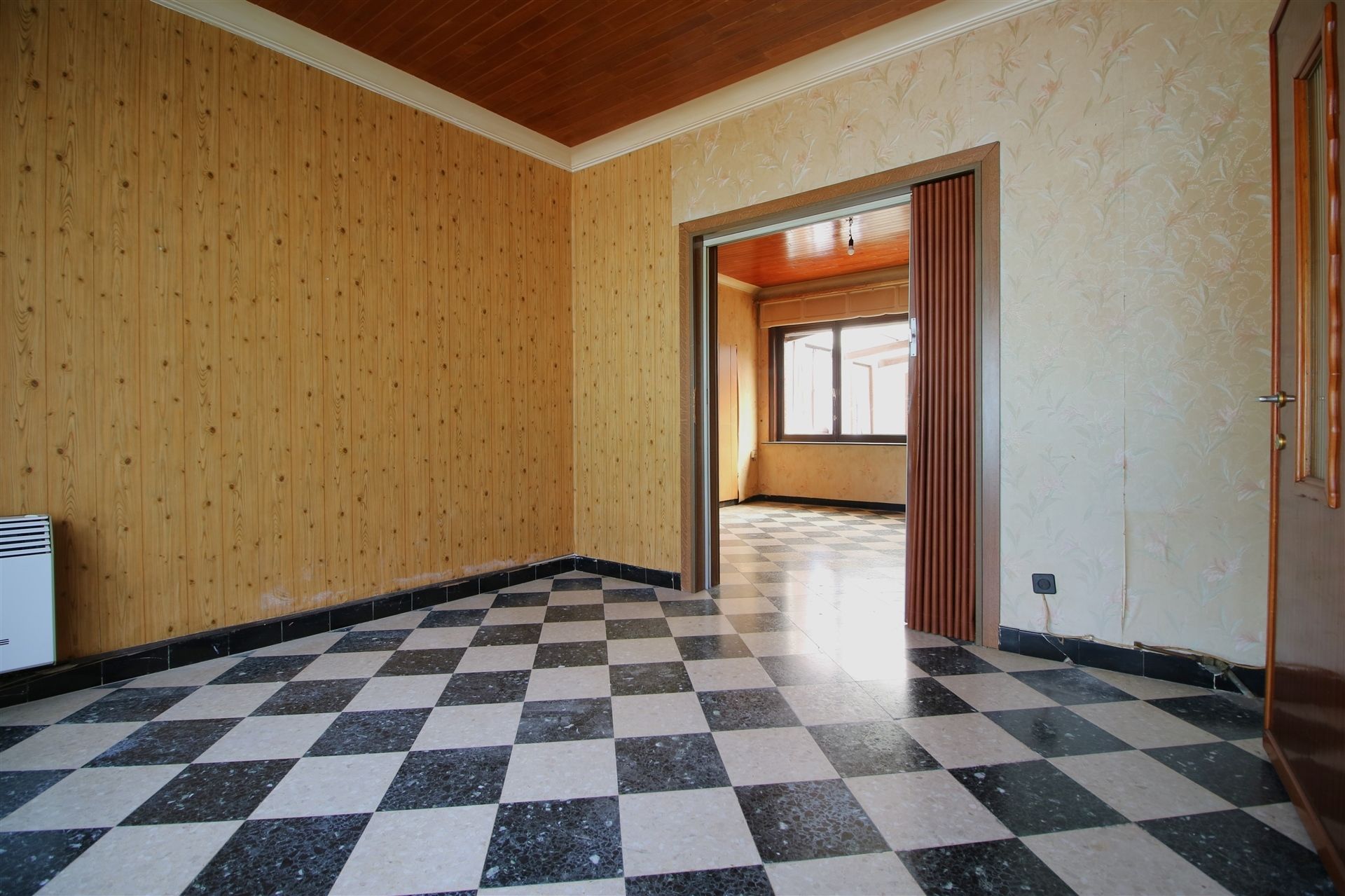 Te renoveren woning HOB in doodlopende straat foto 2