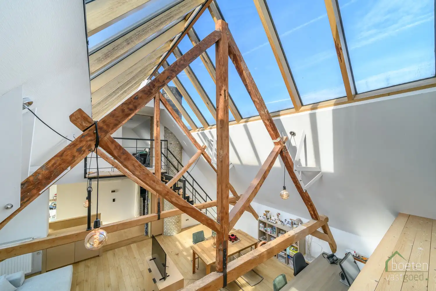 BEVEREN AAN DE IJZER: Verkoop van het alom gekende praat- en eetcafé 't Geheim Spoor in het schilderachtige Beveren aan de IJzer op 11a 50ca grondopp. foto 21