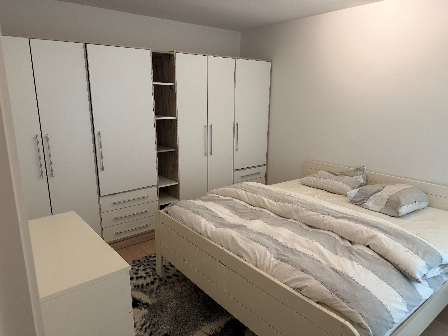 Volledig vernieuwd appartement in centrum Zwijnaarde foto 9