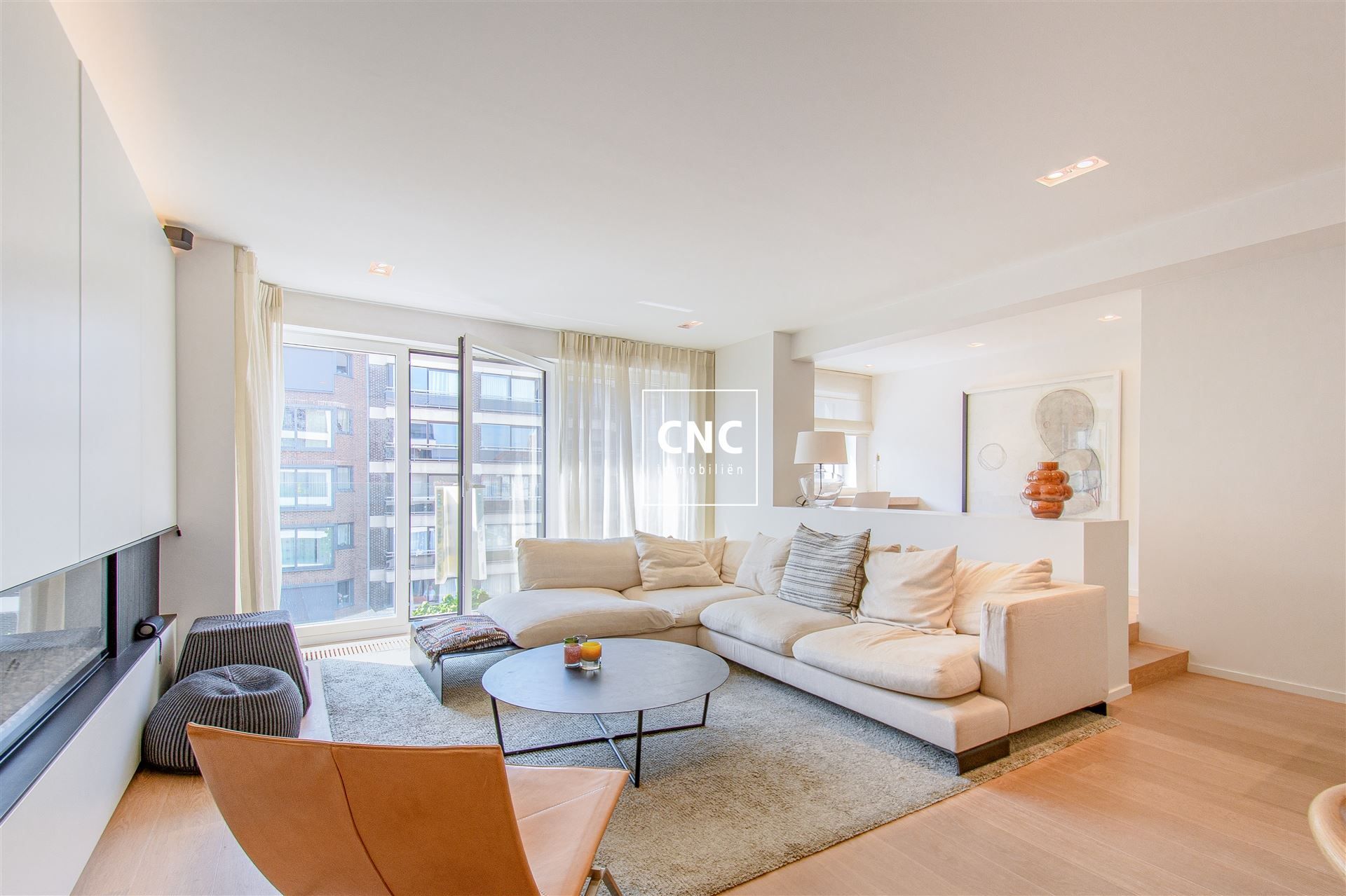 Volledig gerenoveerd appartement met karakter op toplocatie foto {{pictureIndex}}