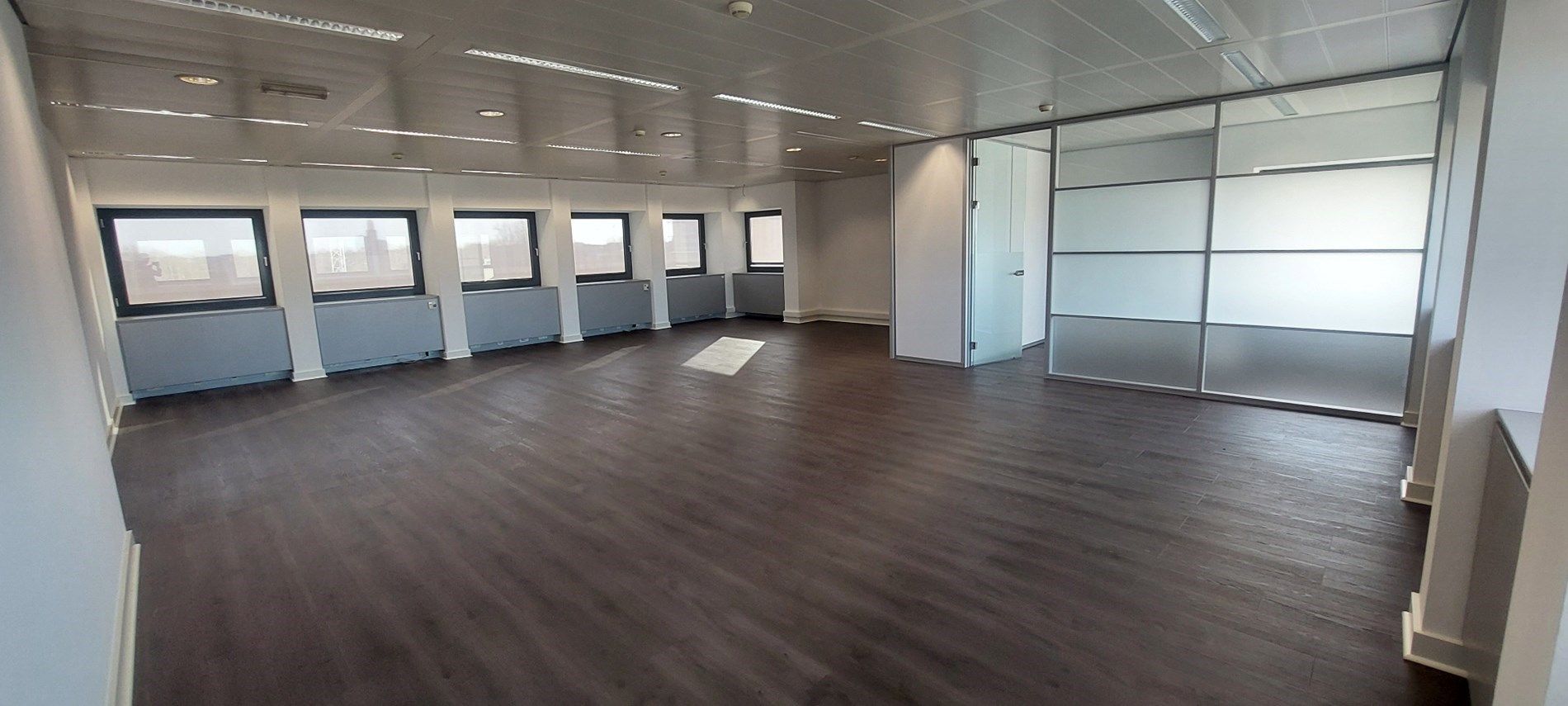 Kantoorruimte, 480m², parking, TOP-zichtlocatie   foto 6