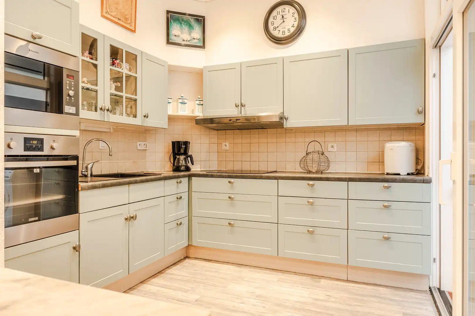 Op te frissen Belétage woning in rustige wijk foto 6