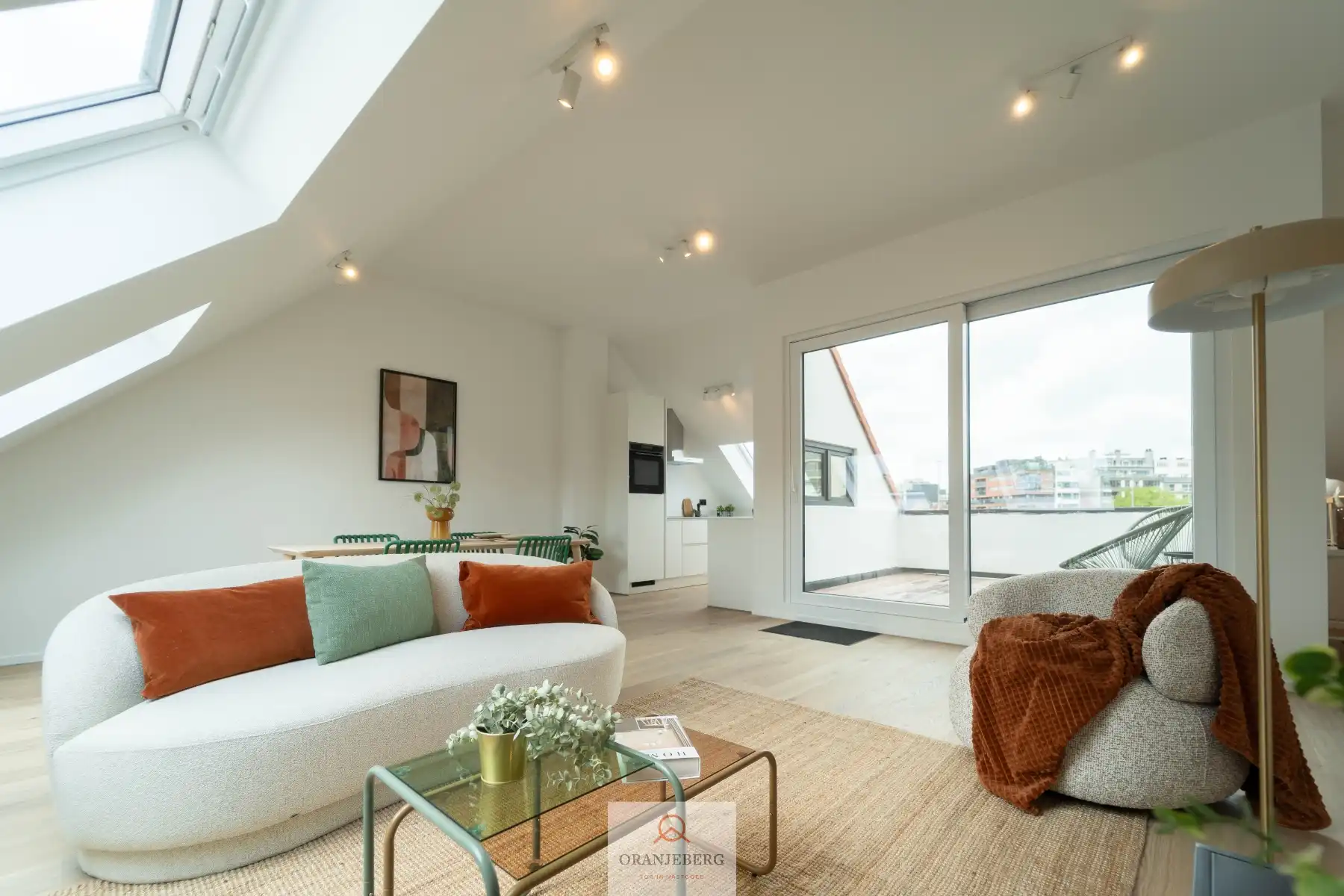 Gerenoveerd duplex-appartement (116 m²) met uitzicht op de Schelde + berging/garage foto {{pictureIndex}}