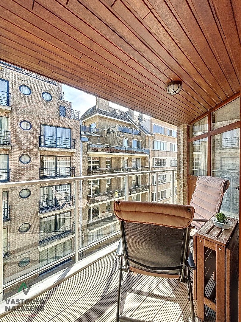 INSTAPKLARE STUDIO MET SLAAPHOEK EN ZONNIG TERRAS - ZIJDELINGS ZEEZICHT foto {{pictureIndex}}