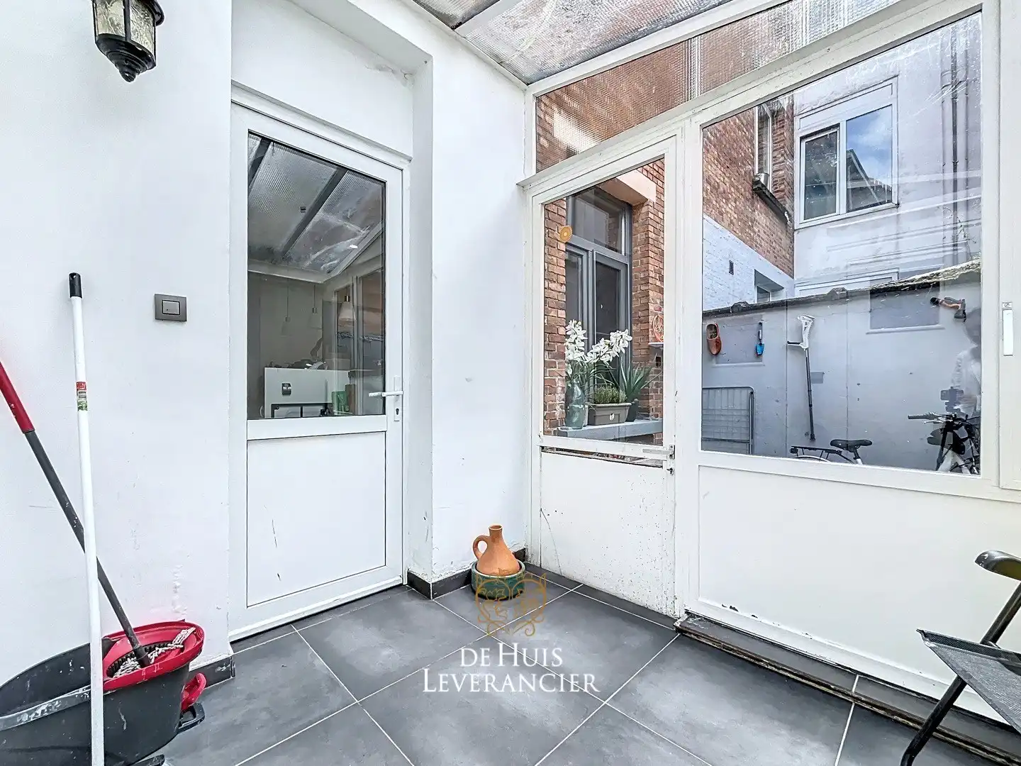 IN OPTIE - Instapklare woning met drie slaapkamers en twee badkamers foto 35