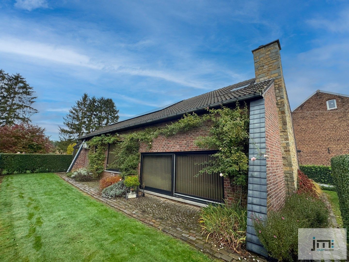 Ruime, lichtrijke woning op prachtig perceel foto 2