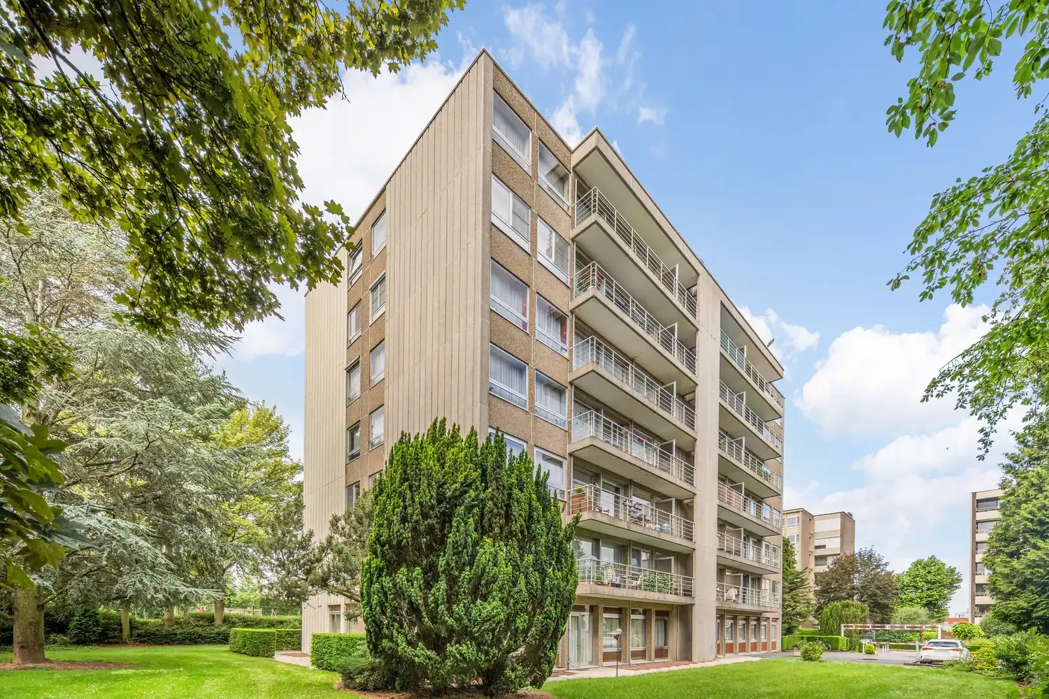 Ruim appartement met 2 slaapkamers, ondergrondse autostaanplaats en kelderberging. foto 29
