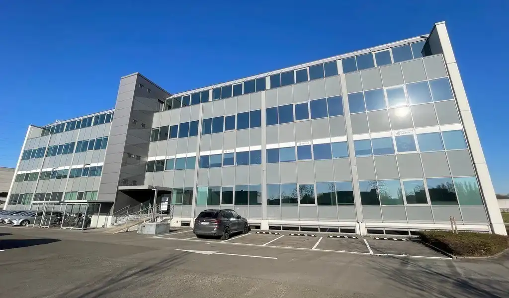Kantoren te huur in modern kantoorgebouw "Bosuil" te Deurne foto {{pictureIndex}}