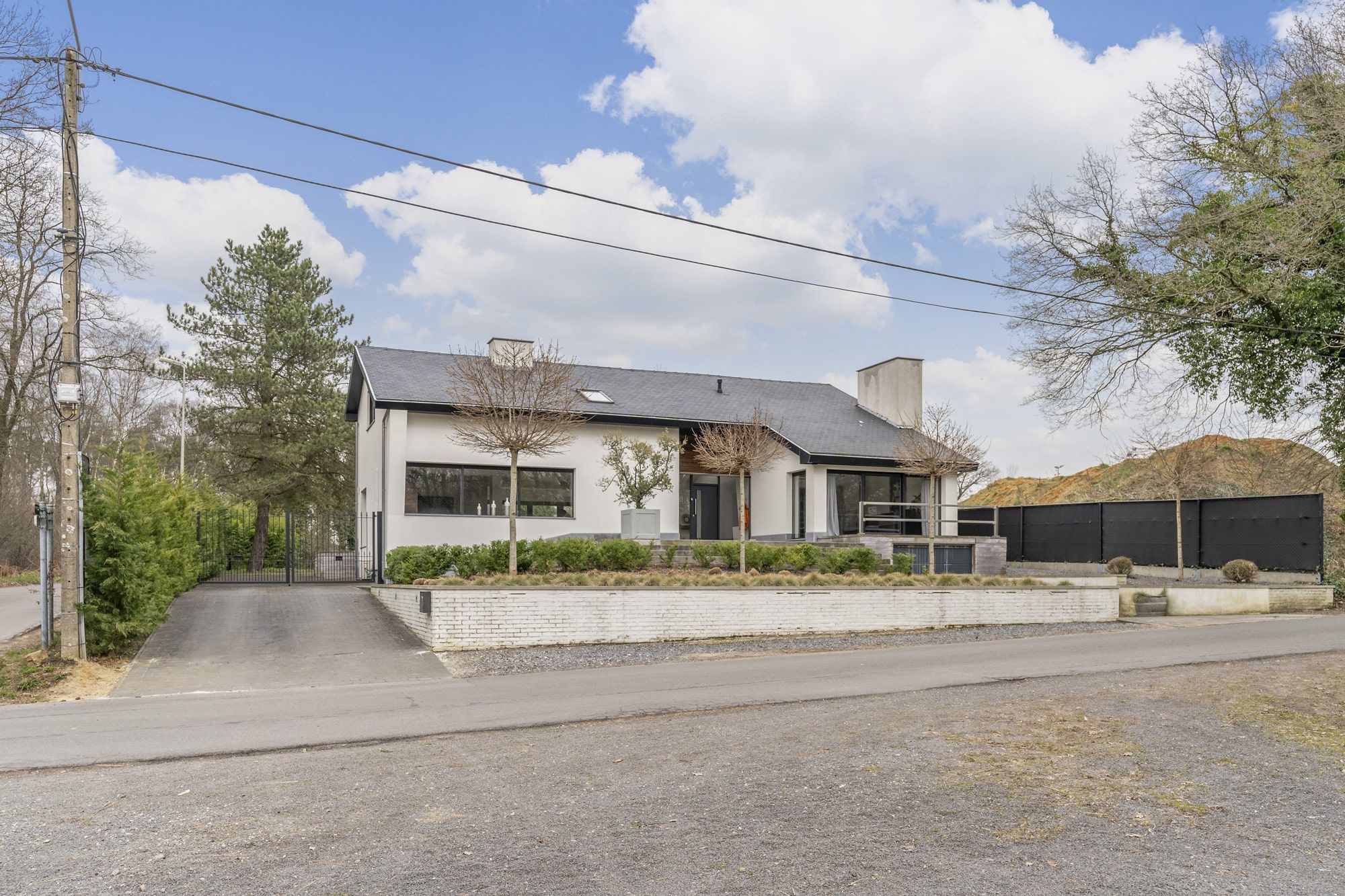 Hoofdfoto van de publicatie: Villa/landhuis op uitzonderlijk goede locatie