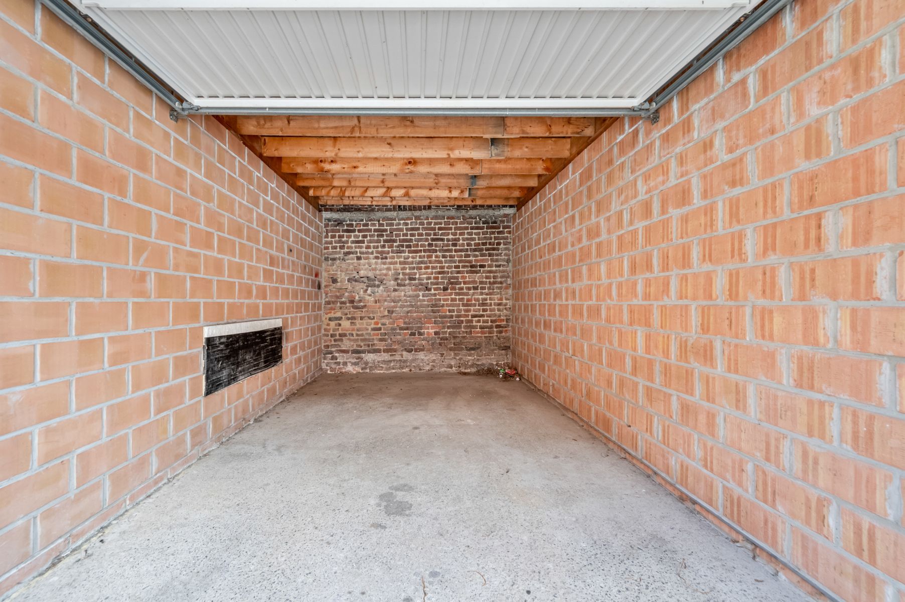 6 afgesloten garageboxen in centrum Geraardsbergen foto 6