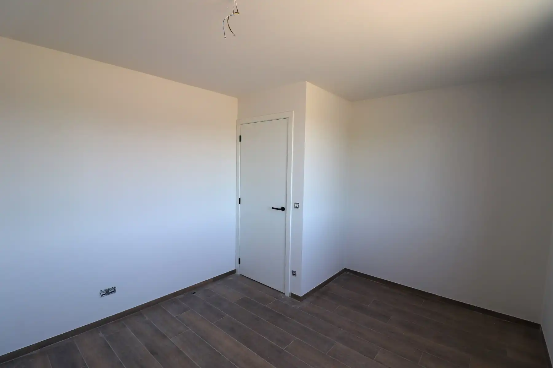Energiezuinige nieuwbouwwoning met 4 slaapkamers, tuin en carport. foto 15