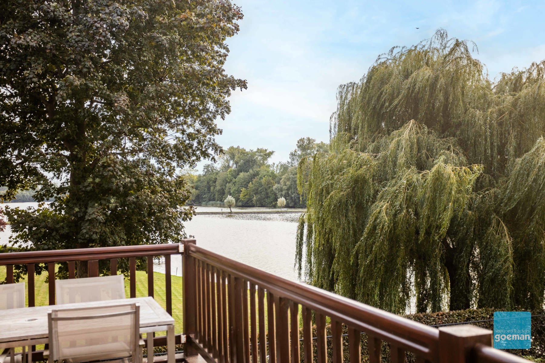 TE KOOP IN BERLARE: Luxueus appartement met adembenemend zicht op het Donkmeer – Berlare foto 5