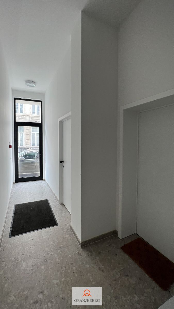 Gemeubelde studio op schitterende locatie! foto 8