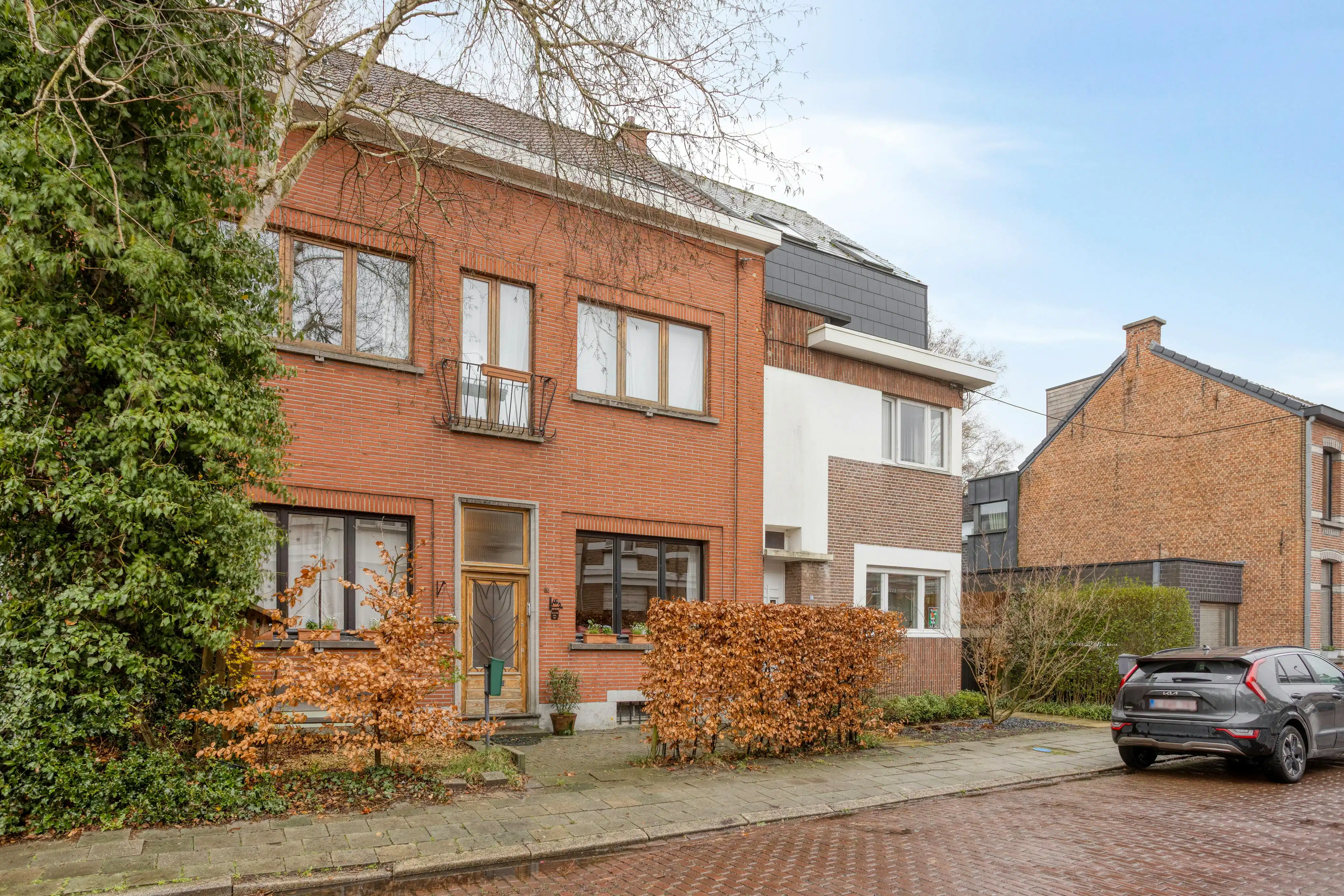 Karaktervolle woning met 6 slaapkamers te koop in Kontich foto 2