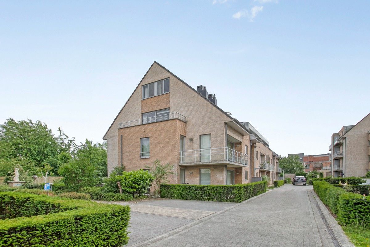 Hedendaags en perfect onderhouden appartement met twee slaapkamers en twee terrassen foto 19