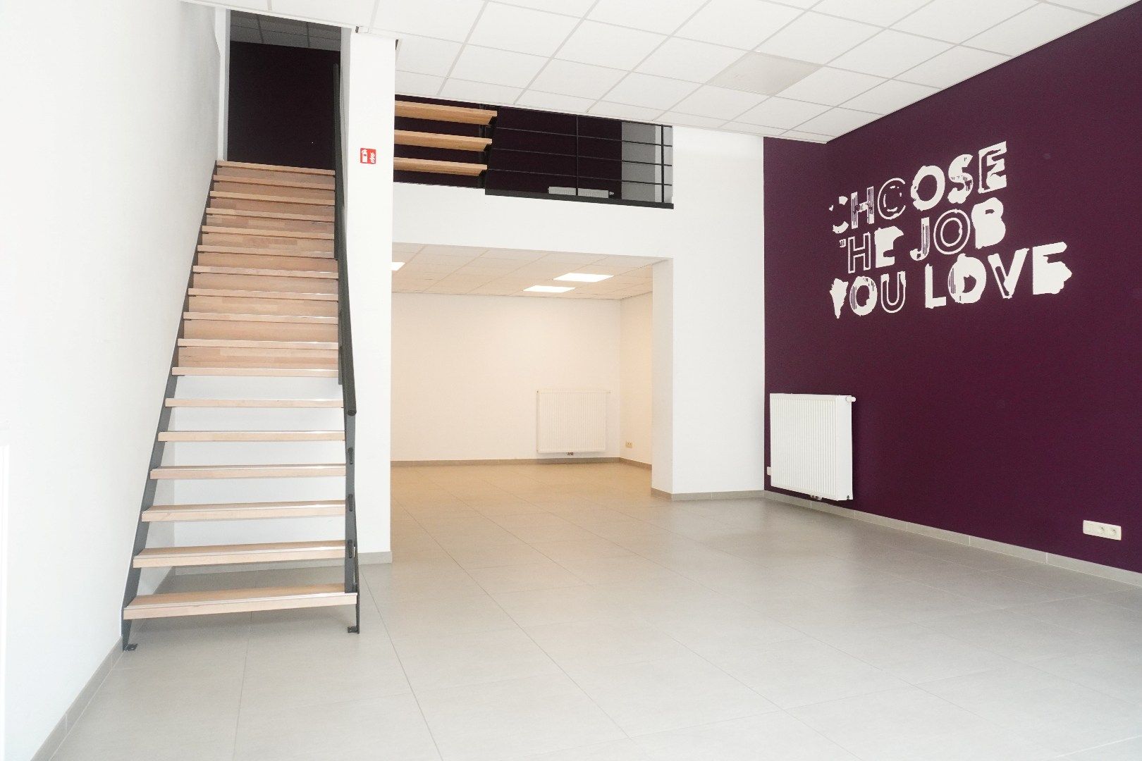 Veelzijdig handelspand in het centrum van Lokeren foto {{pictureIndex}}