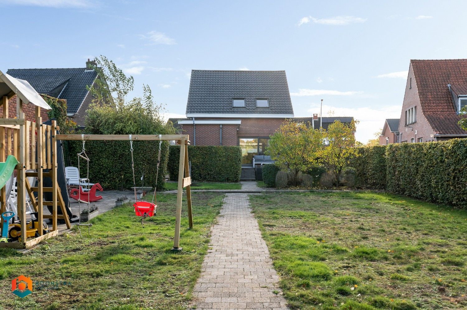 Instapklare woning met 2 slpkrs, tuin, garage en carport te Emblem foto 25