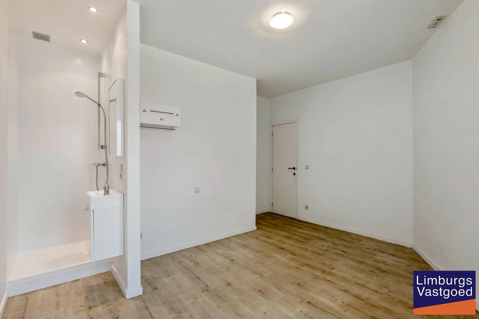 Ruim appartement (125m²) met 2 slpk en terras aan de kleine ring foto 14