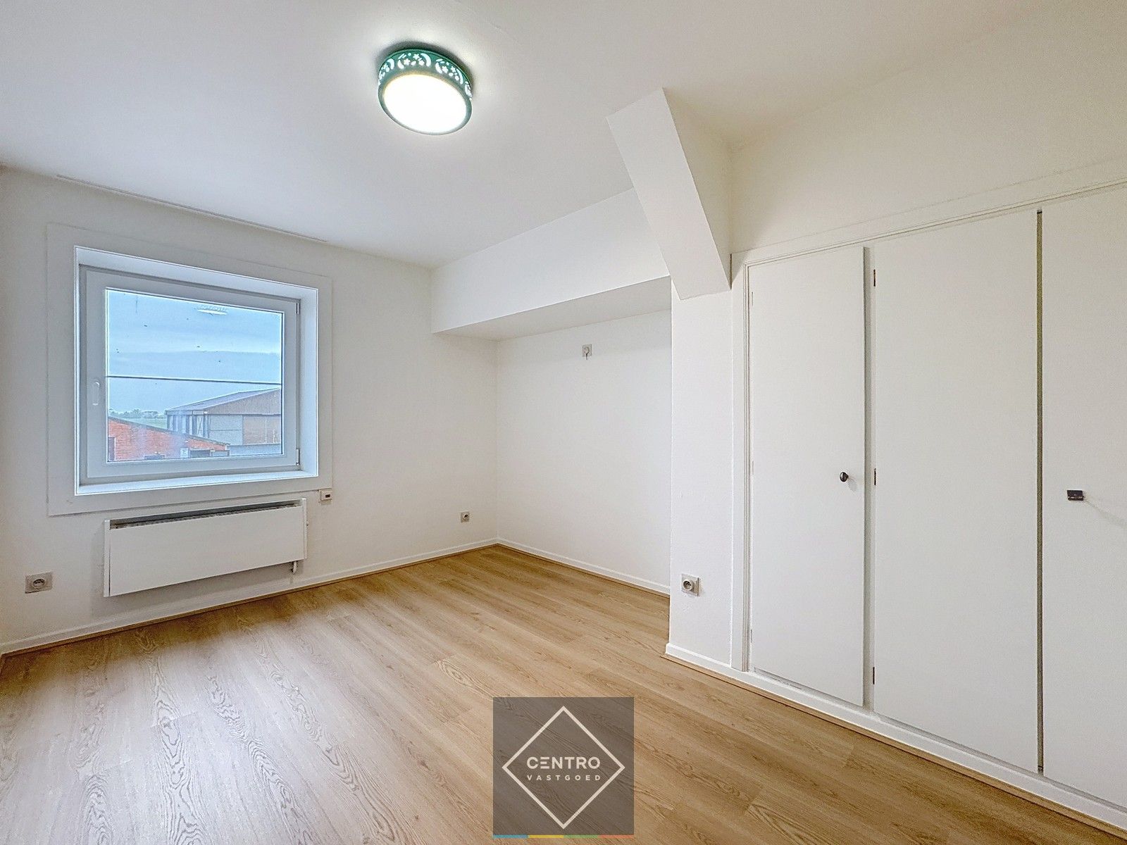 Landelijk gelegen woning met 4 slpks, bureel én garage! foto 17