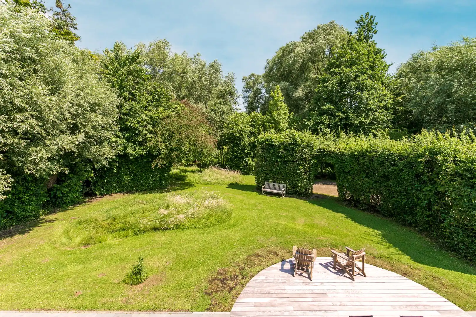 Ruime woning gelegen in een groene omgeving foto 29