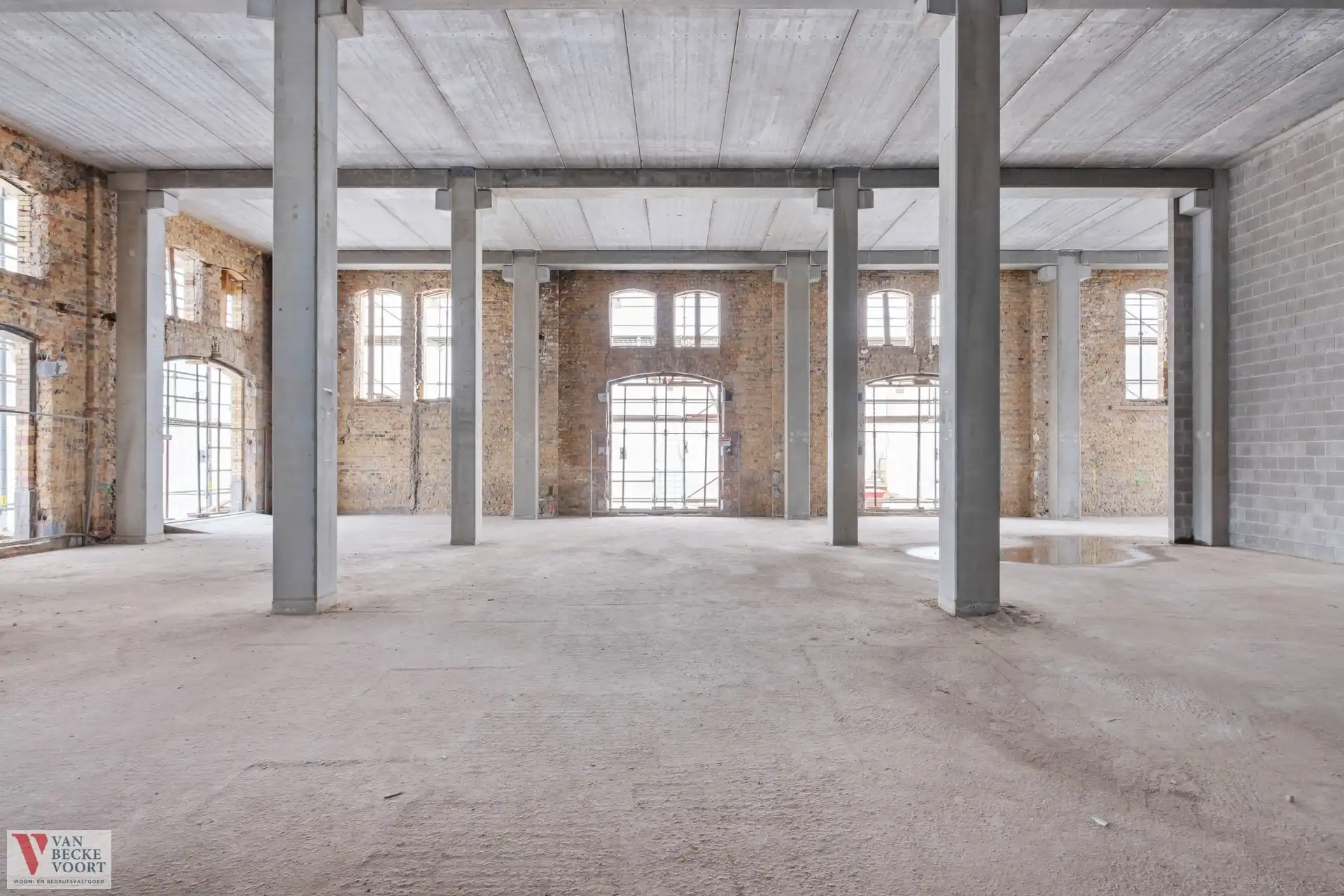 Stapelhuisstraat 1 - eventhal foto {{pictureIndex}}