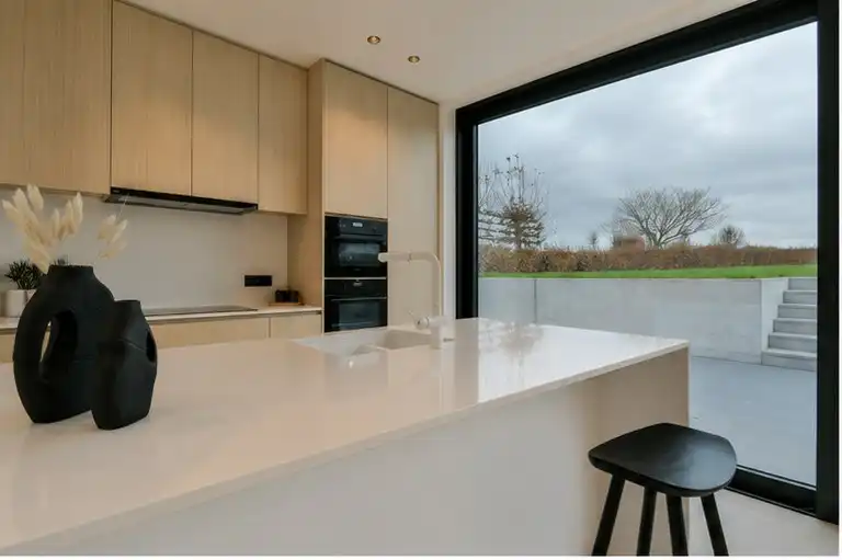 Ruime afgewerkte nieuwbouwwoning met landelijk zicht! foto 8