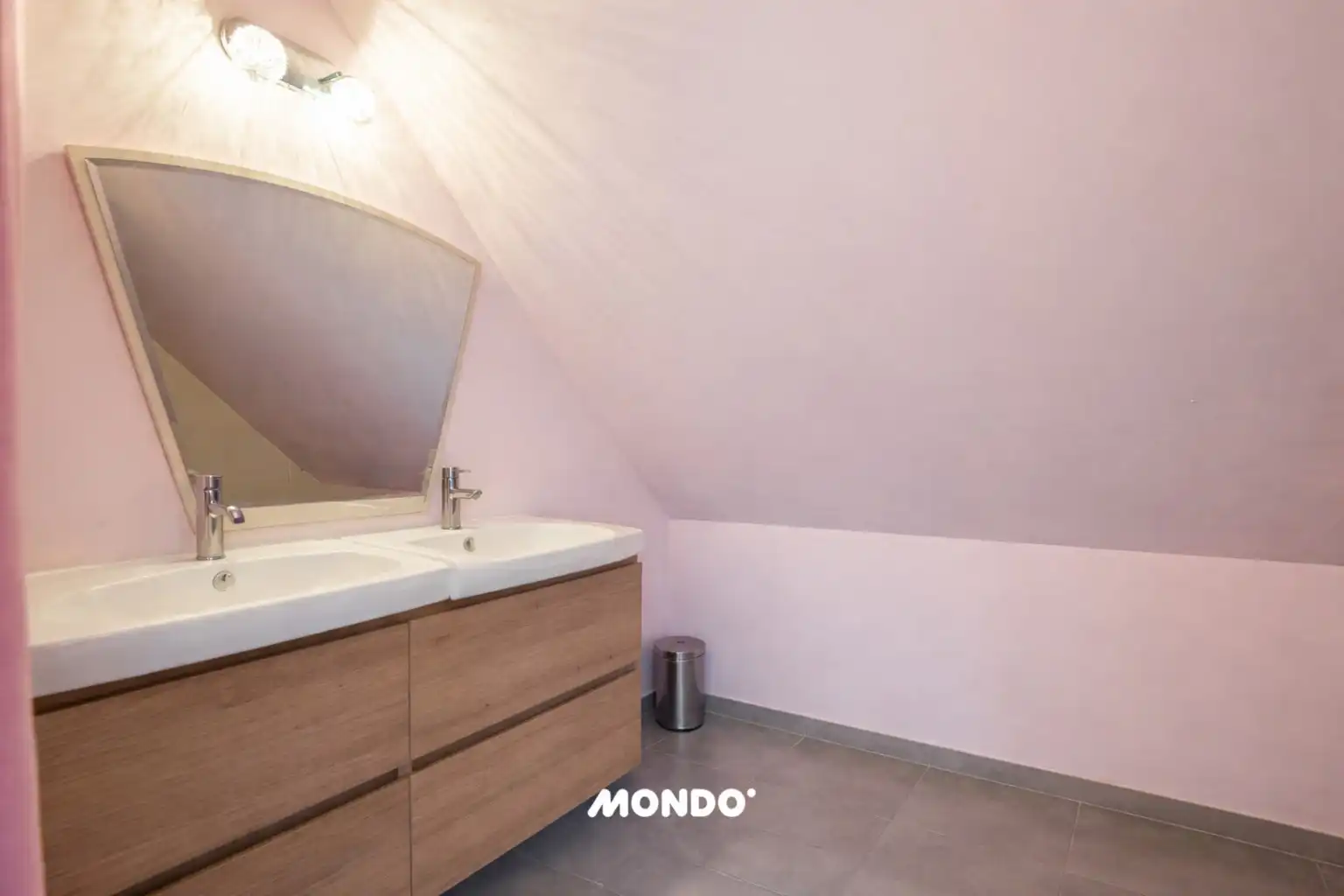 Instapklaar 3-slaapkamerappartement nabij centrum Duffel! foto 12