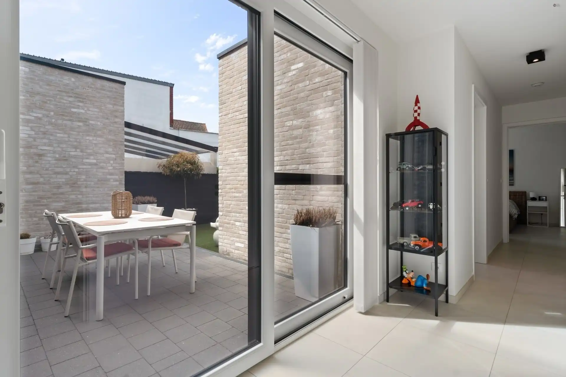 Luxueus afgewerkt gelijkvloers appartement te centrum Stekene foto 13