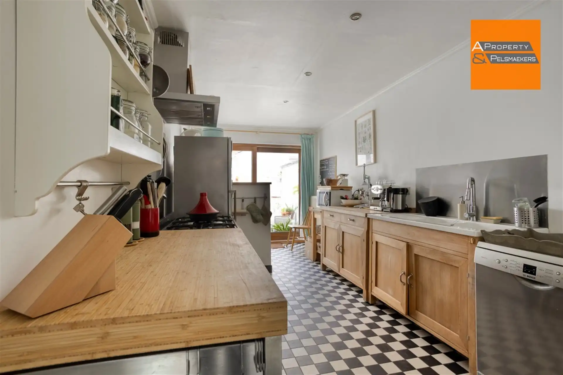 Karaktervolle herenwoning met stadkoer foto 8