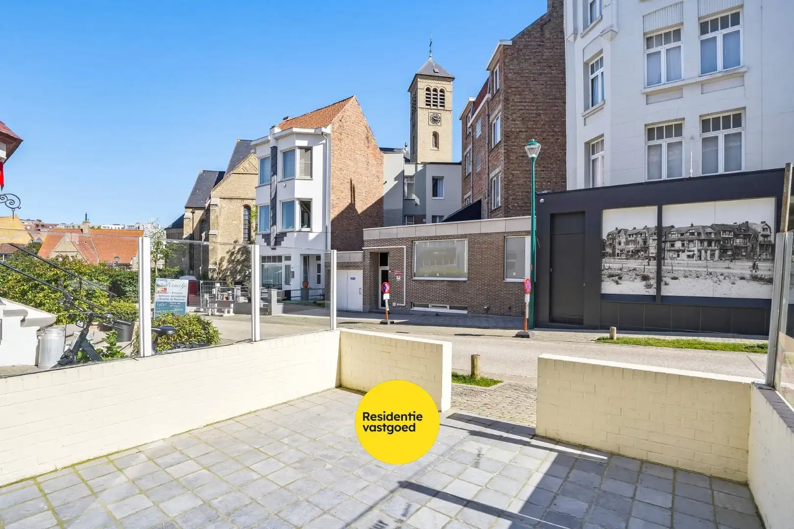 Goed gelegen gebouw op 117m² te De Panne bestaande uit een handelsruimte en woonst.  foto 3