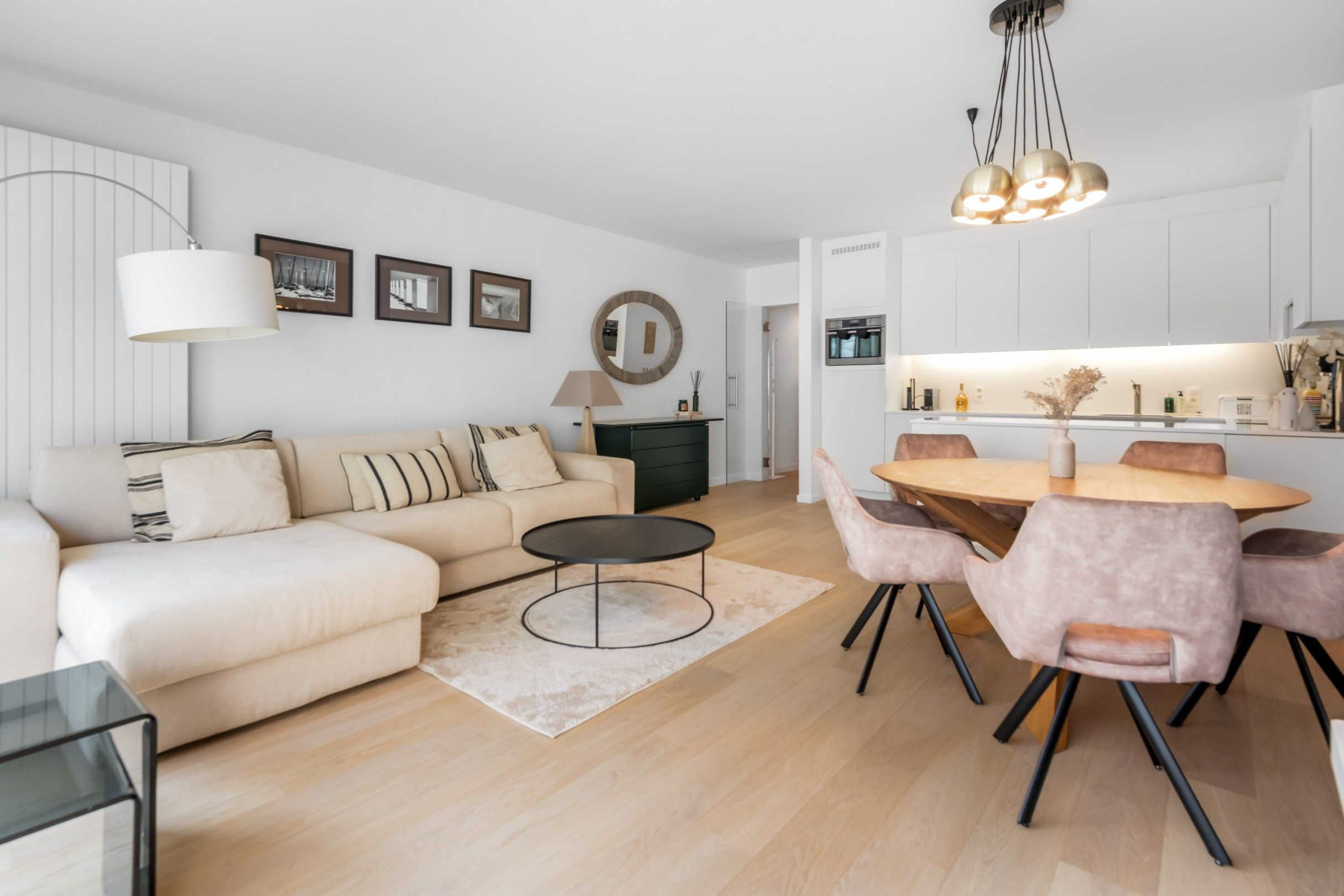 Modern appartement met zijdelings zeezicht gelegen in het Zoute vlakbij de Minigolf foto 8