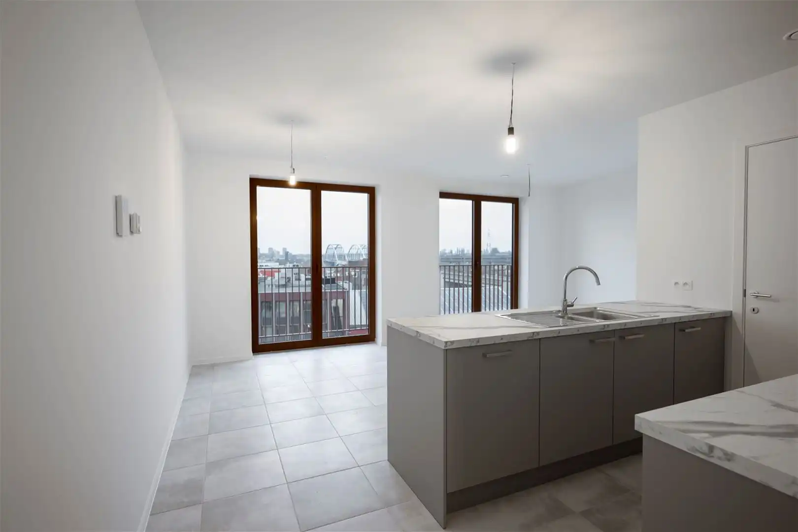 Nieuwbouw tweeslaapkamerappartement met terras foto 3