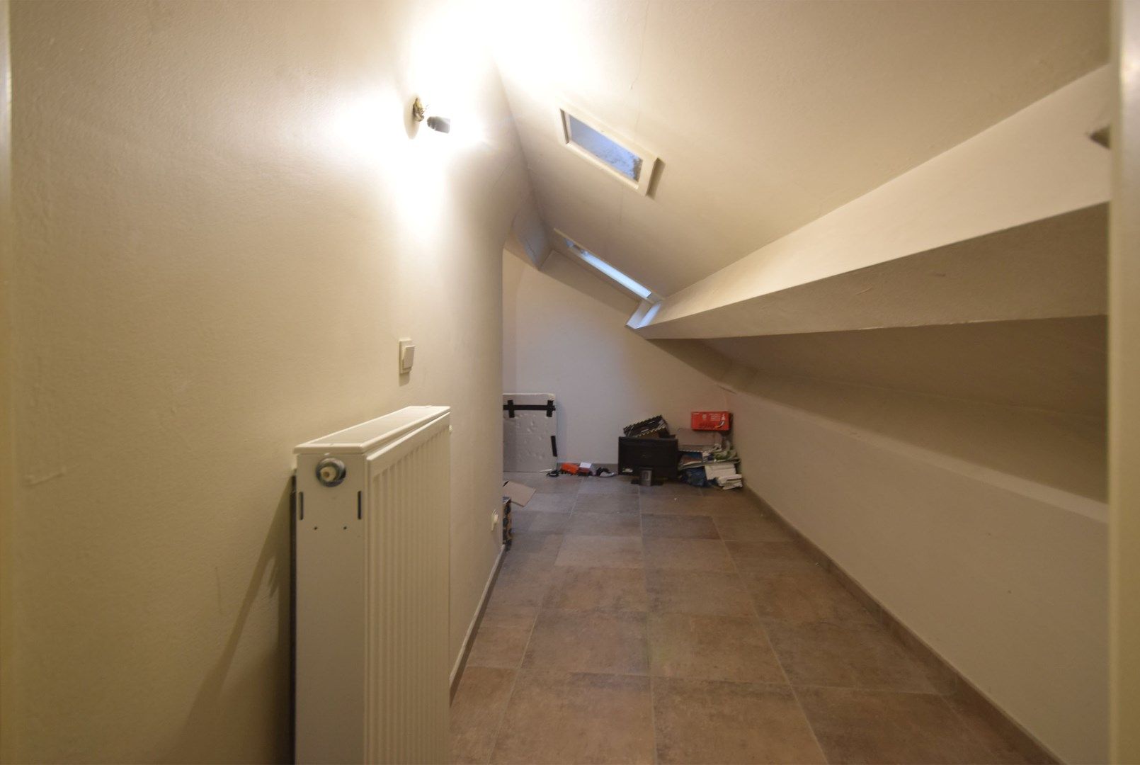 Gezellig dakappartement met één slaapkamer nabij centrum Ieper foto 5