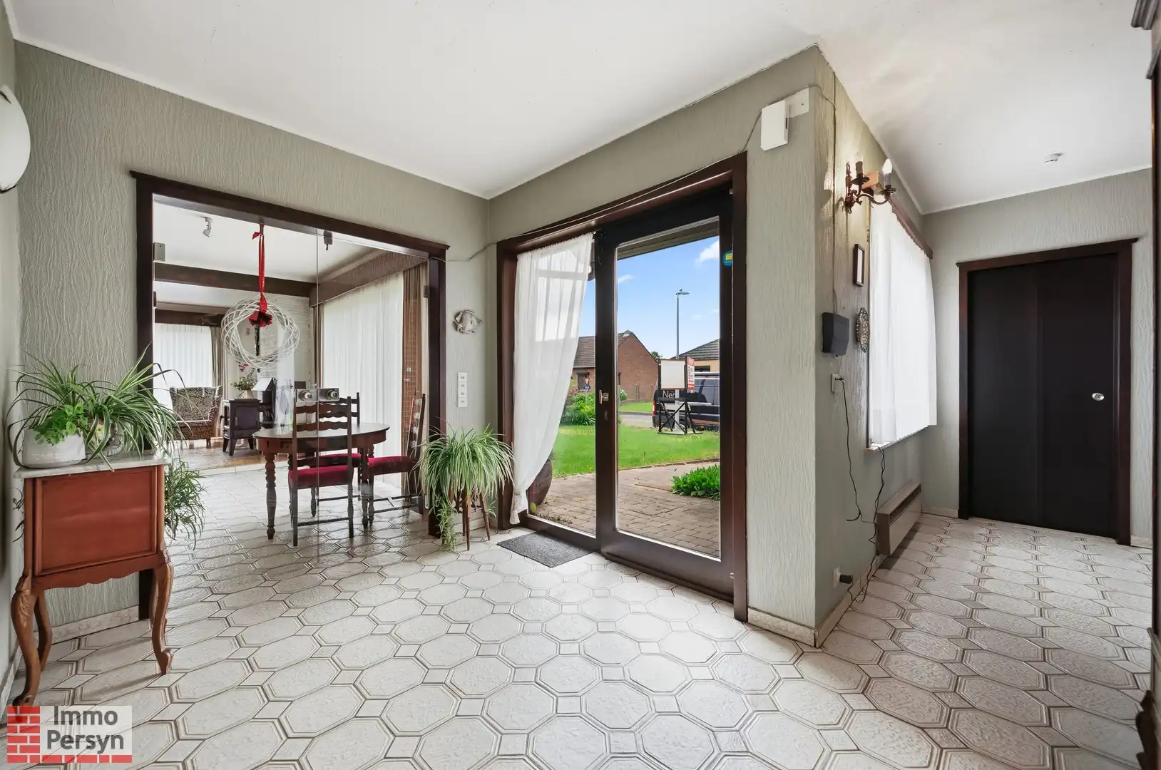 Gelijkvloerse woning met 3 slpk en dubbele garage foto 3