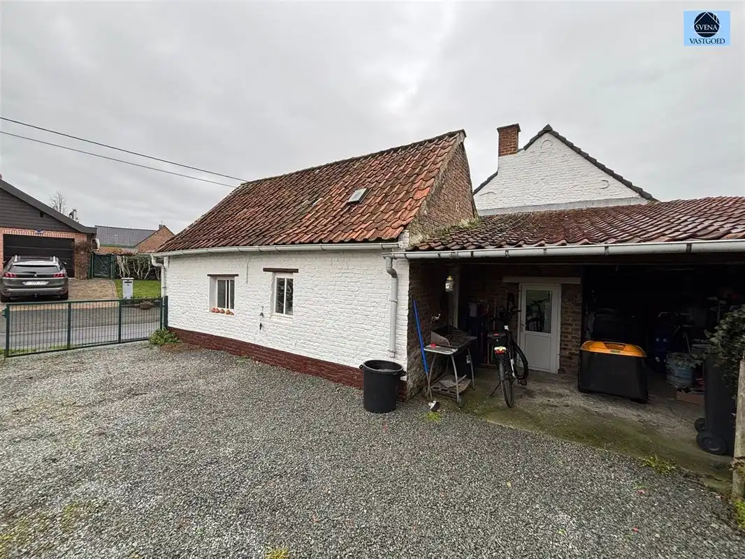 AUTHENTIEKE HOEVE MET 3 KAMERS EN TUIN foto 2