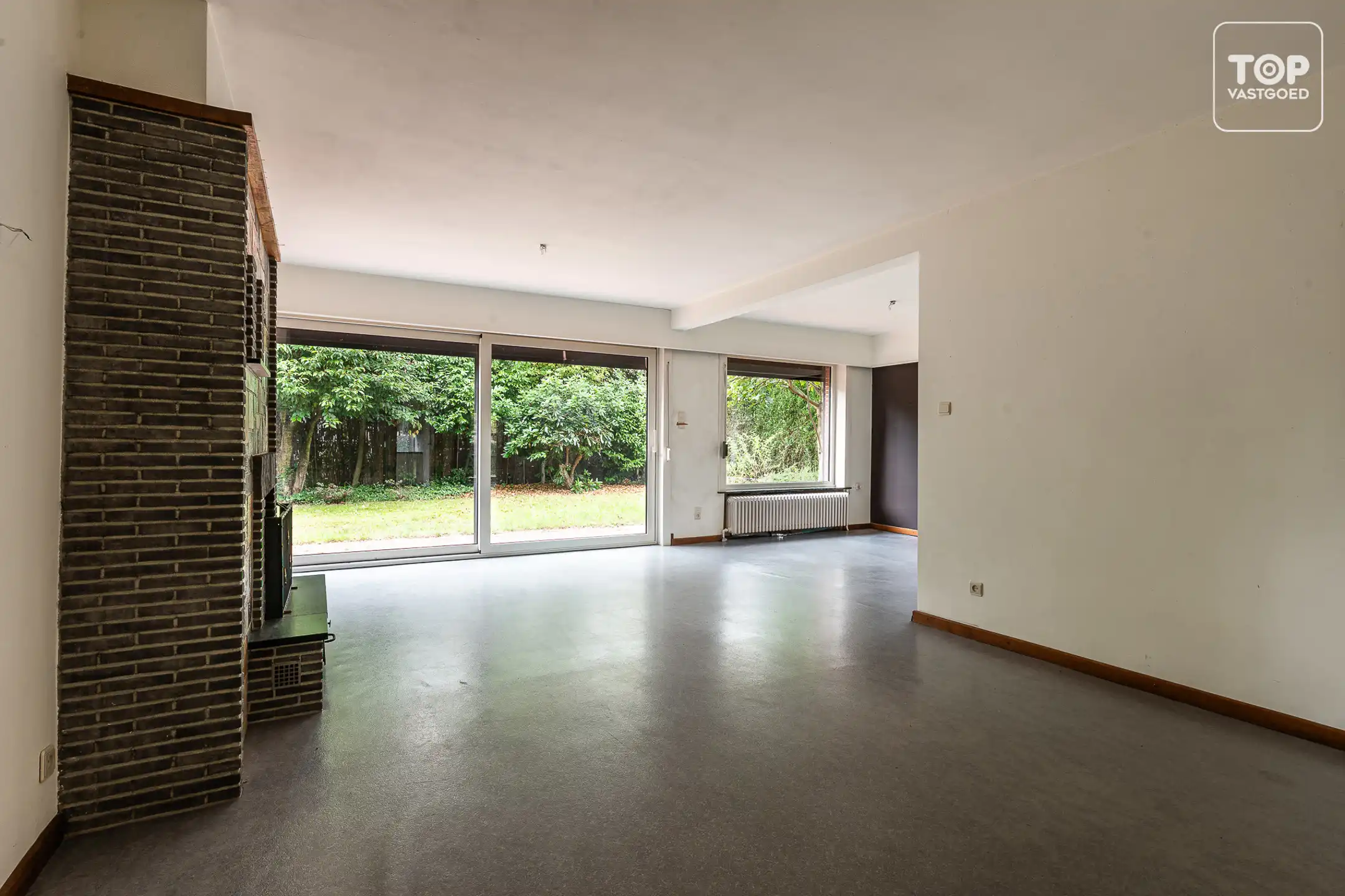 Ruime te renoveren woning met 4 slaapkamers op toplocatie foto 7