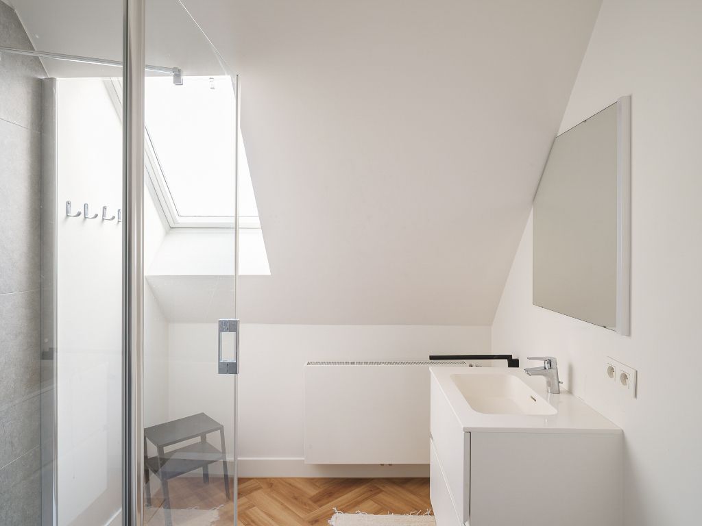 Instaplaar duplex-appartement met 1 slaapkamer en terras op een zeer gegeerde locatie – Sint-Pietersplein. foto 6