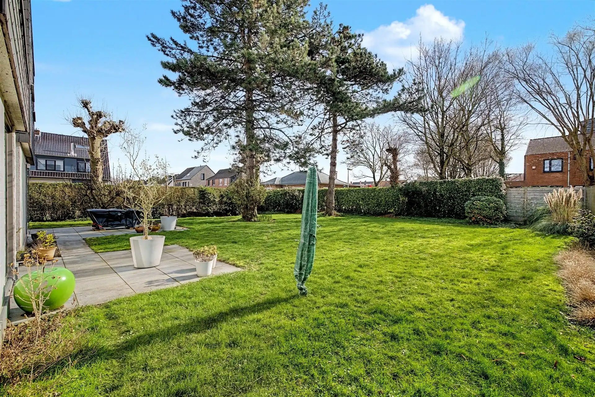 Stijlvolle gezinswoning met 3 slaapkamers en thuiskantoor (926m²) foto 30