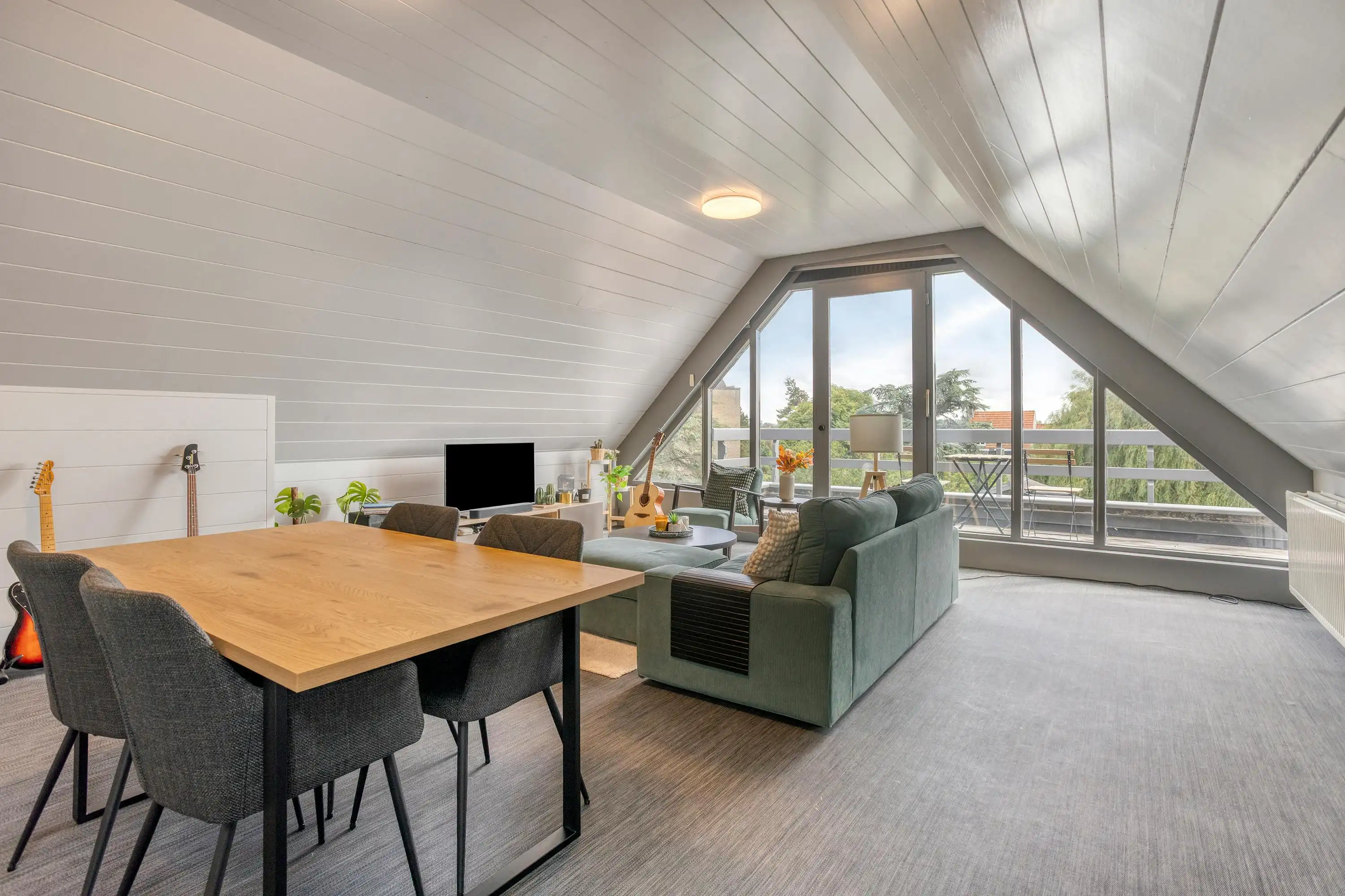 Appartement (120m²) met 2 slaapkamers in centrum Veurne. foto {{pictureIndex}}