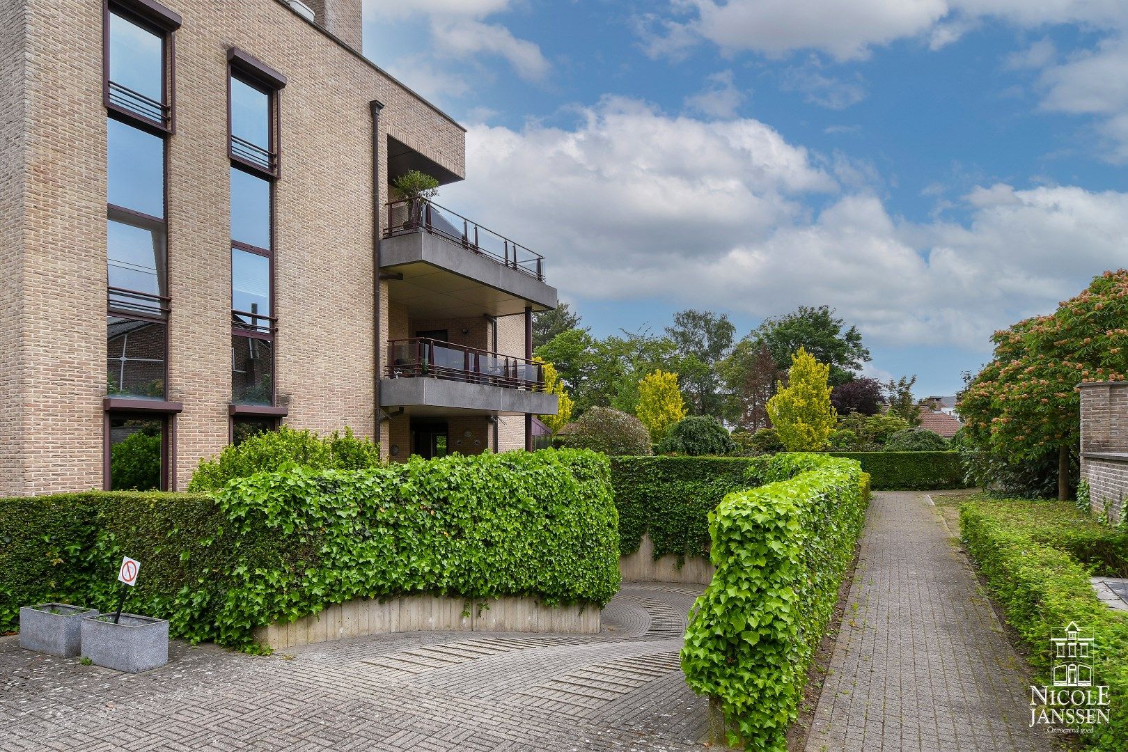 Ruim en luxueus appartement van 190m² met twee mooie terrassen en garage foto 34