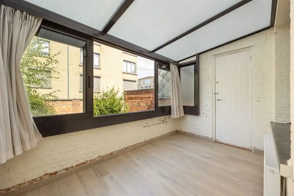 Instapklare gezinswoning met 3 slpk, XL-garage en tuin foto 3